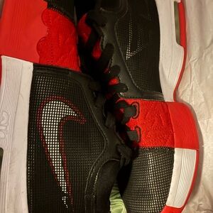 Black and Red Nike Shoes men